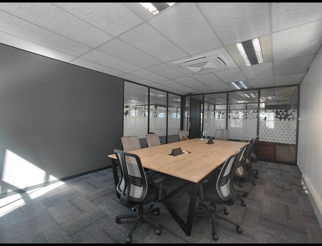 241M² OFFICE TO LET IN BRYANSTON